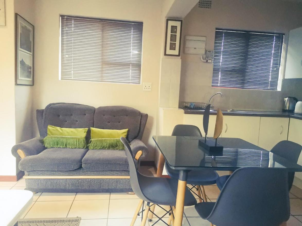 Tyger Classique Self-Catering Cape Town, Tyger Valley Bellville Exterior foto